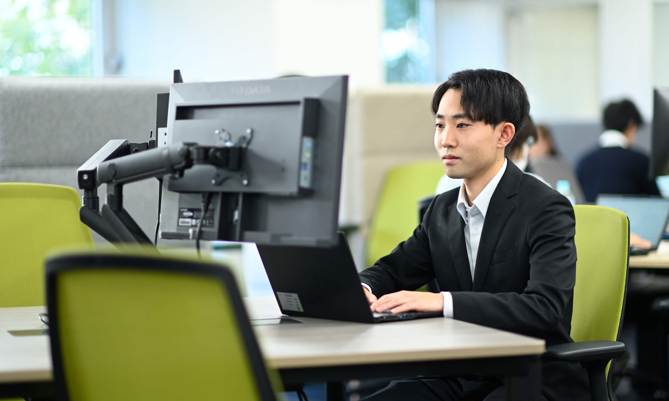 身近なサービス開発で「確かな成長」と「社会貢献」を実感する